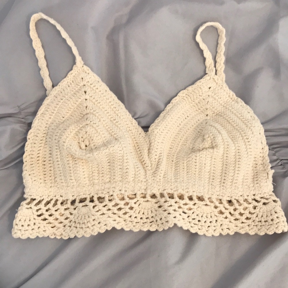 Bralette (crochet)